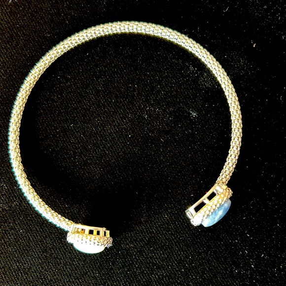 Kendra Scott blue lupus and pearl bracelet New.used for displays. - Picture 3 of 5
